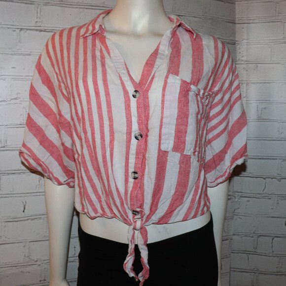 🍑🤍 Adyson Parker Cropped Button-Down · Size M · Fresh & Feminine - Picture 1 of 6